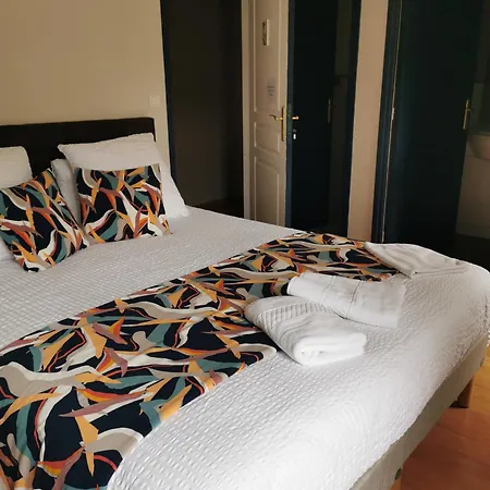 Mirabeau Apartment *